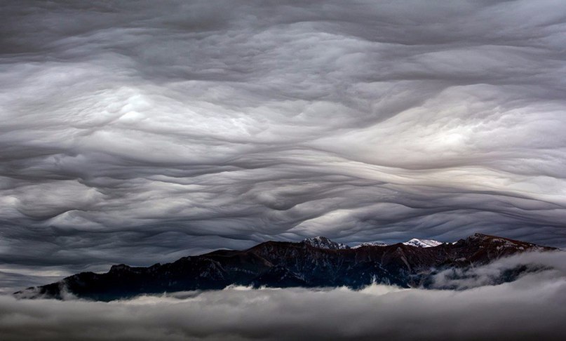 20 фото редких и устрашающих асператус-облаков (21 фото)