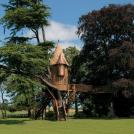 Еще один домик на дереве. Становится трендом не находите?