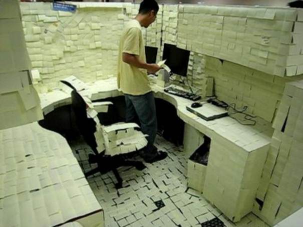 Нет, ну вам бывает так скучно на работе?