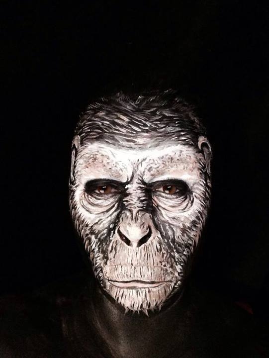 Фото Мария Мэлоун в роли примата из раздела  /