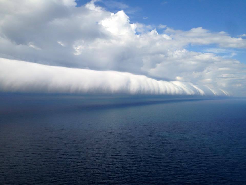 Фото Похоже на формирование штормового воротника над морем из раздела  /