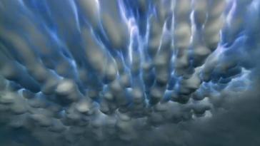 Редкий вид облаков мамматус (%%items%% фото)