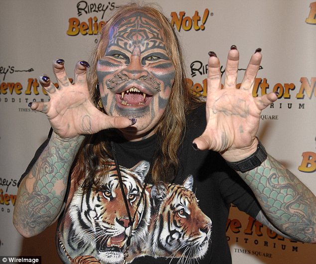 Фото 1. Деннис Авнер из раздела  /