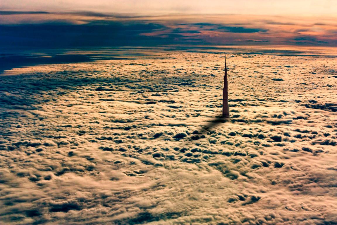 Бурдж-Халифа: спокойствие за облаками