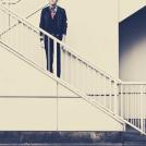 Фото Человек на лестнице без лица из раздела  /