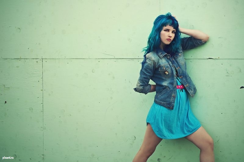 Фото Синеволосая девушка из раздела  /