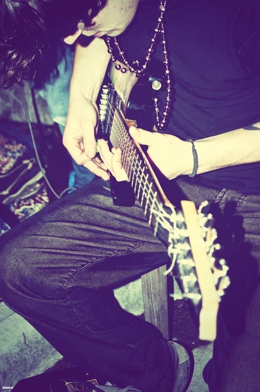 Фото С гитарой из раздела  /