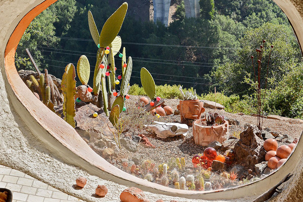 Фото 21 фото дома флинстоунов в Сан-Франциско и история почему никто не хочет его купить из раздела  /