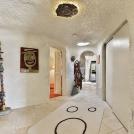 Фото 21 фото дома флинстоунов в Сан-Франциско и история почему никто не хочет его купить из раздела  /