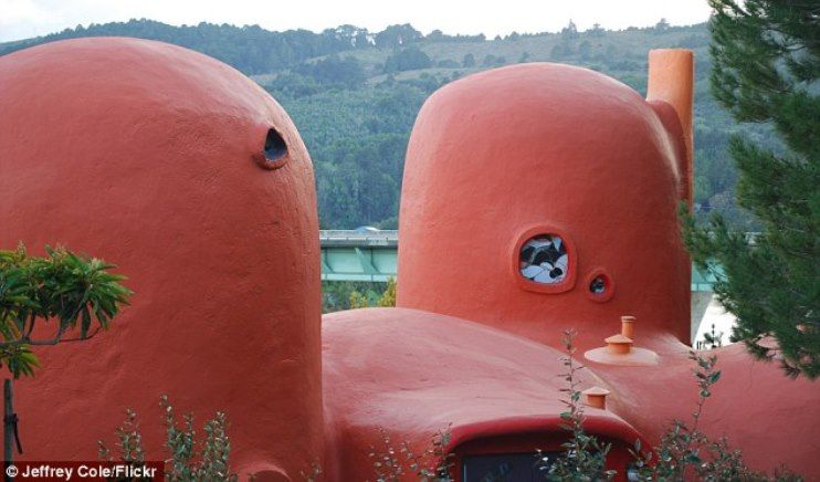 Фото 21 фото дома флинстоунов в Сан-Франциско и история почему никто не хочет его купить из раздела  /