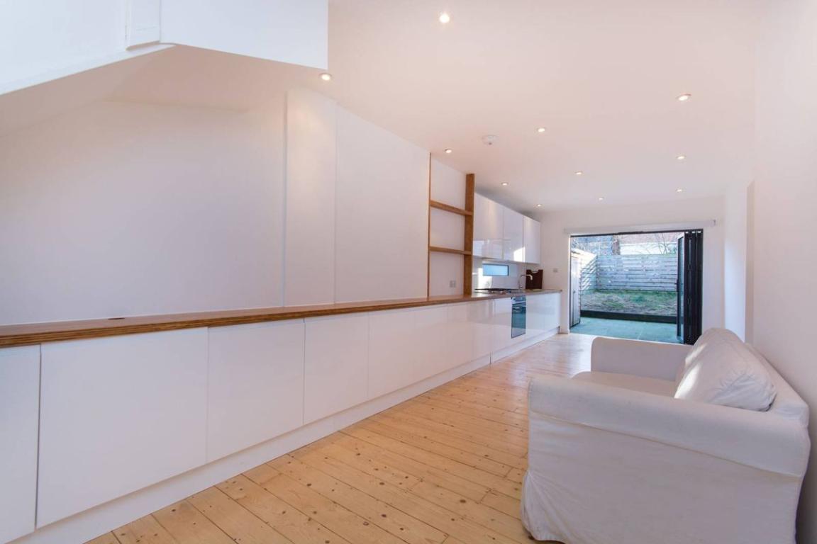 Фото Дом шириной 3 метра продают за $1000000 (6 фото) из раздела  /