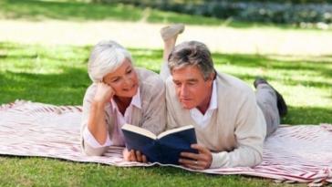 Фото Факт: любители чтения живут дольше из раздела  /