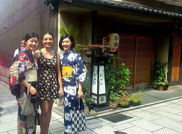 Фото Девушка из ОАЭ ушла с работы ради путешествий из раздела  /