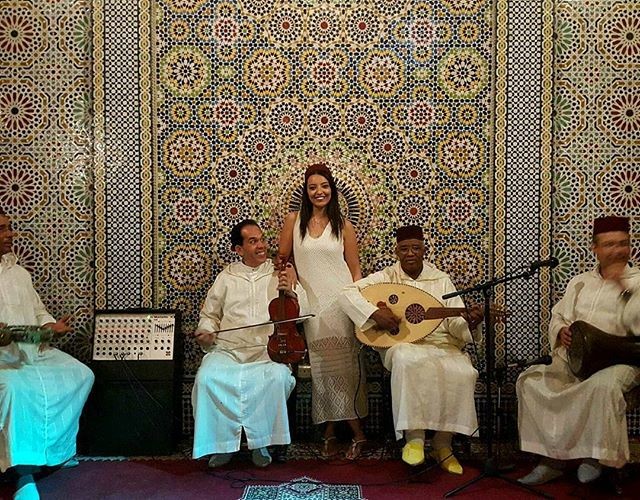 Фото Девушка из ОАЭ ушла с работы ради путешествий из раздела  /