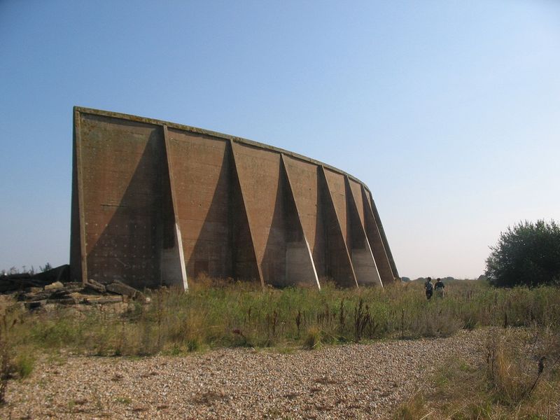 Фото Огромные звуковые линзы на берегах Великобритании из раздела  /