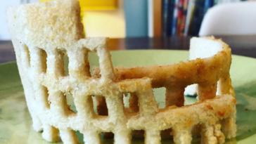 Фото Отец создает скульптуры из хлеба для дочери (14 фото) из раздела  /