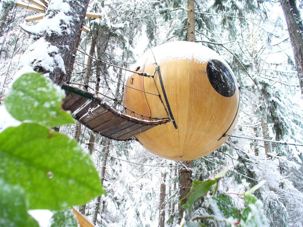 Фото Оригинальные домики на деревьях (10 фото) из раздела  /