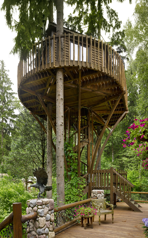 Фото Оригинальные домики на деревьях (10 фото) из раздела  /