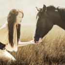 Девушка и лошадь