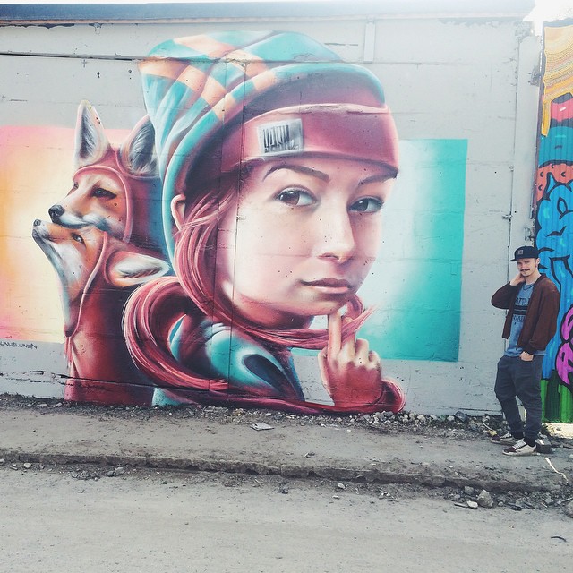 Джулия Риордан довольно известна у себя в городе