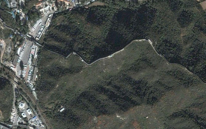 Фото Миф: Великую Китайскую стену видно из космоса из раздела  /