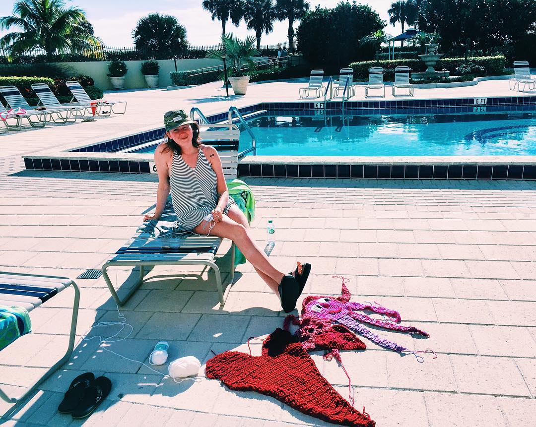 Конечно, чем еще заниматься на отдыхе. Правильно - вязать!