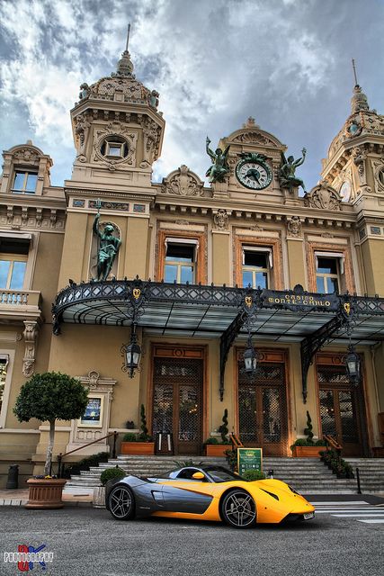 Модель Marussia B1 в желто-черном окрасе