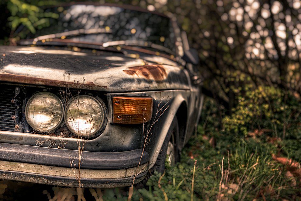 Старый автомобиль