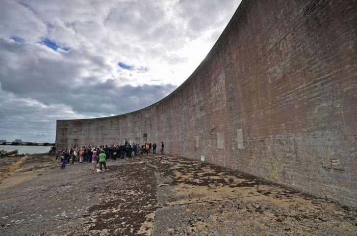 Теперь это популярное место для туристов.