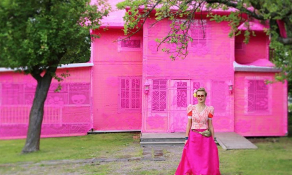 Фото Художница превратила развалину в кукольный домик (12 фото) из раздела  /