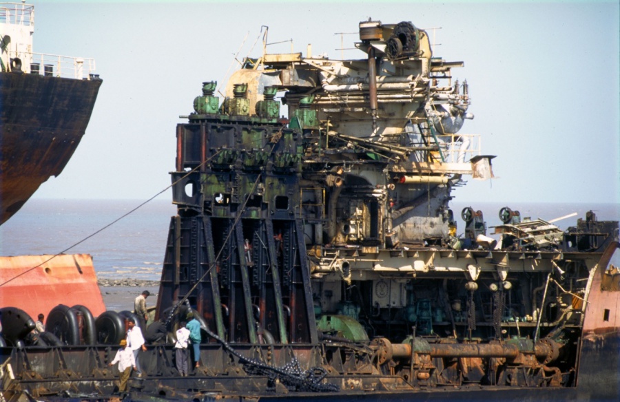 Фото «Берег Мертвецов», или куда корабли приходят умирать из раздела /