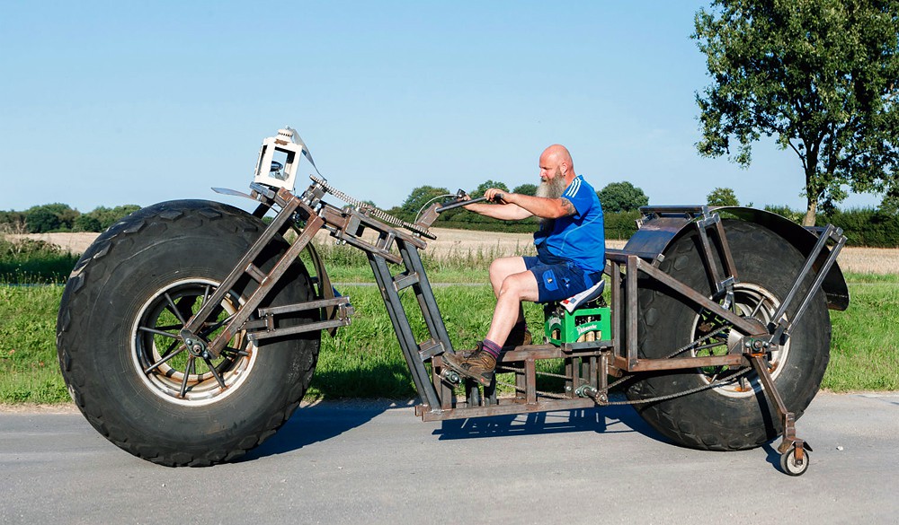 Изобретатель из Германии создал тяжелейший в мире велосипед