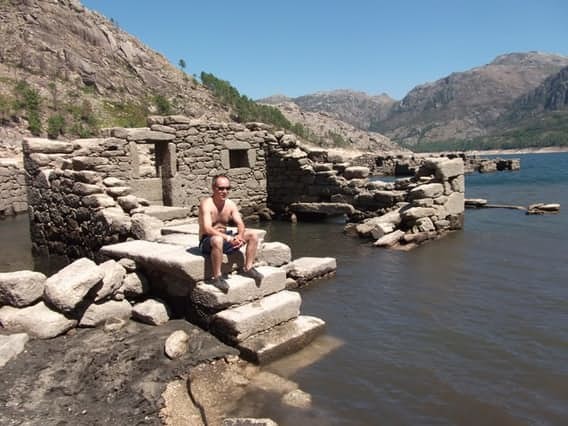 Вилариньо да Фурна, Португалия