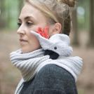 Фото Белый попугай в виде шарфа из раздела  /