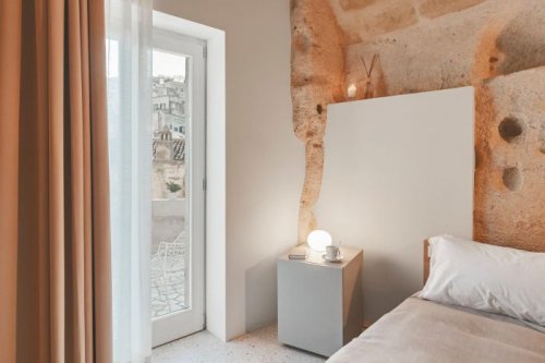 Фото La Dimora de Metello: отель высеченный в скале. Матера. Италия из раздела  /