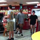 Фото Эксбиционисты тоже любят Макдональдс из раздела  /