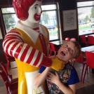 Берегите детей! Не отпускайте их в Макдональдс одних!