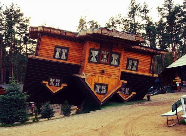 Daniela дом то место. Уникальный дом. Фото интересных домов в необычных местах. Upside down House in Poland.