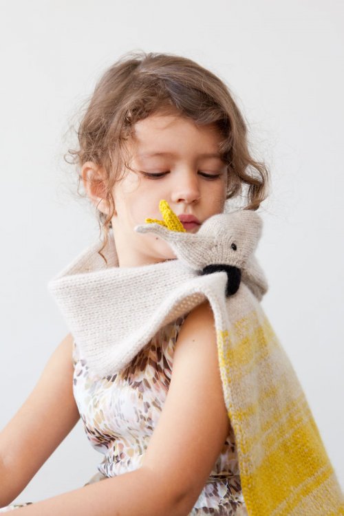 Детский шарфик в форме попугая