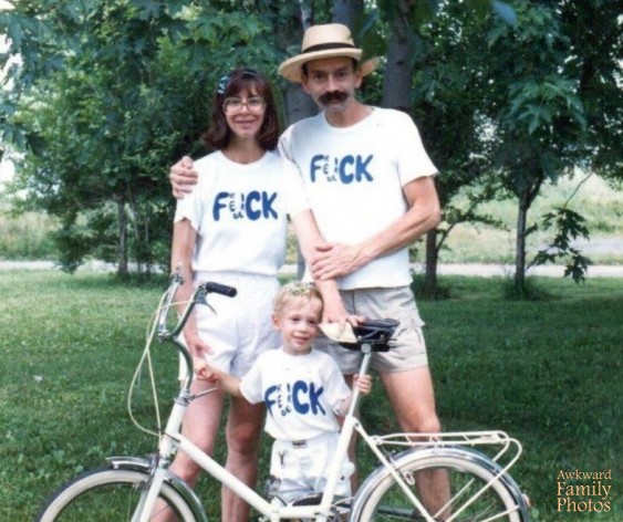 Фото Самые щекотливые семейные портреты (14 фото) из раздела  /