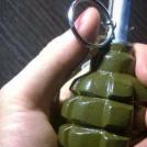 Миф: можно выдернуть чеку зубами