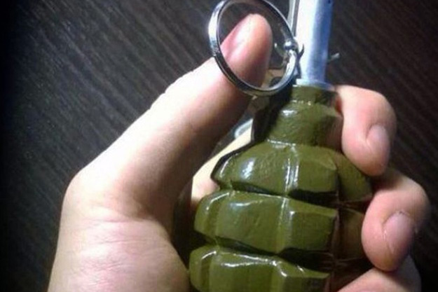Миф: можно выдернуть чеку зубами