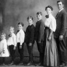 По росту кто строится? А эти судя по всему и растут равномерно