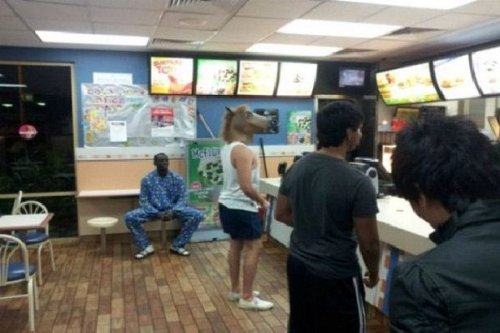 Я удивлюсь если туда приходят люди...