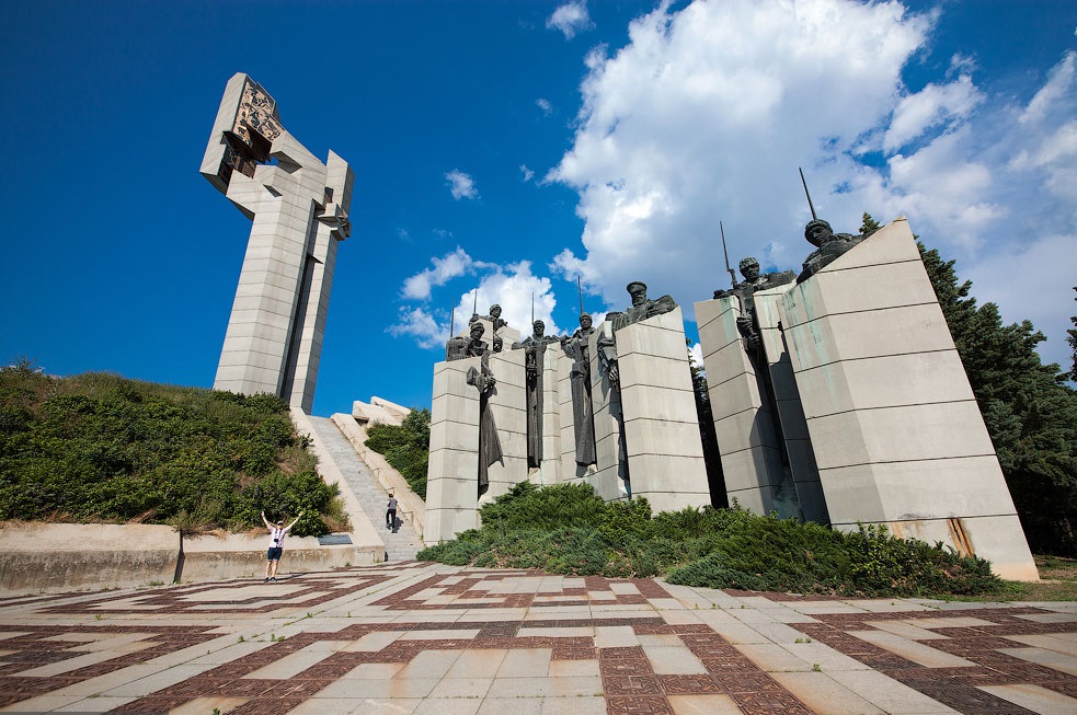 Фото «Бузлуджа» — разрушенная святыня болгарских коммунистов (9 фото) из раздела  /