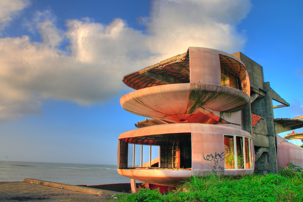 Фото Тайваньские дома-НЛО (6 фото) из раздела  /