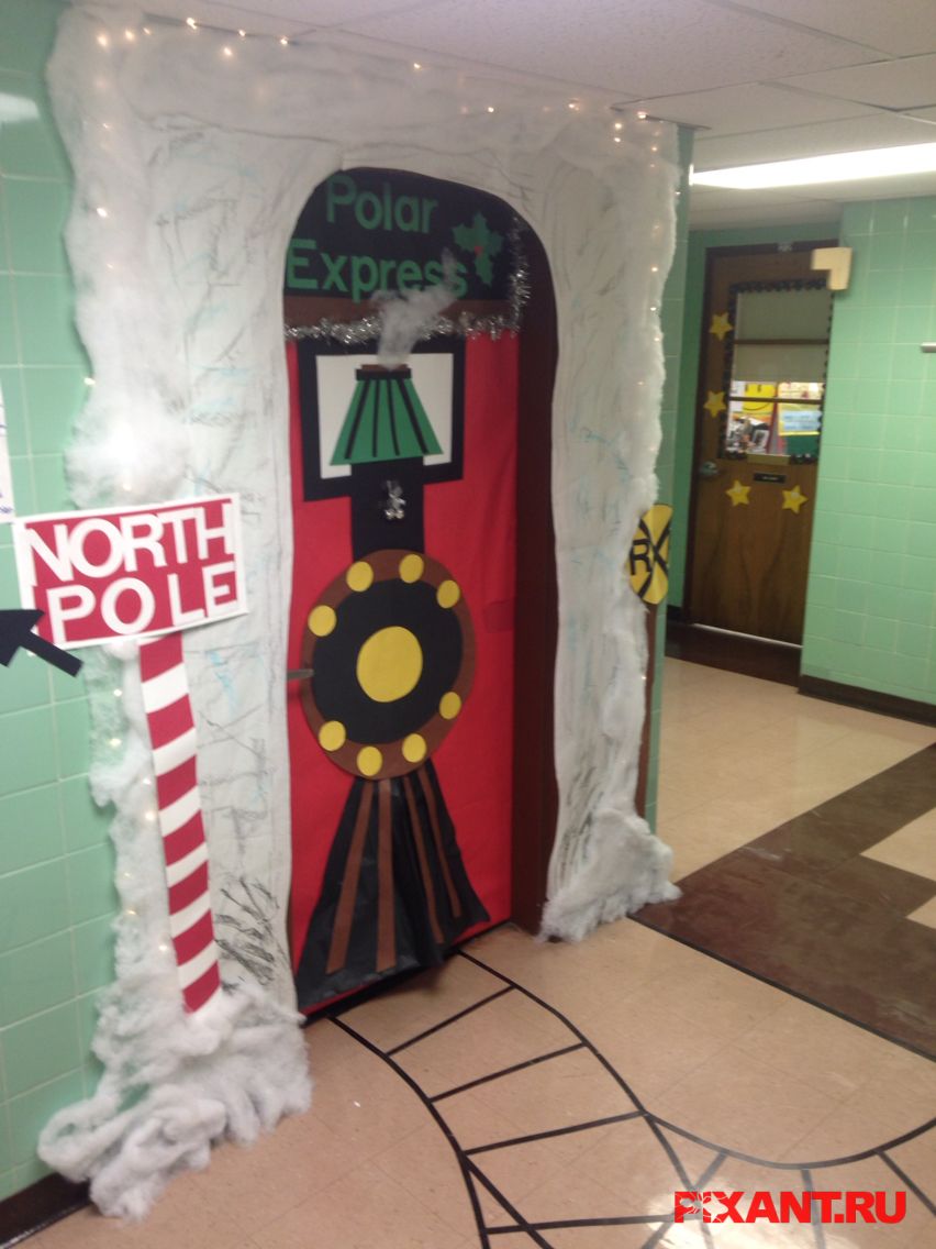 Фото 20 идей креативного оформления дверей на Новый Год и Рождество из раздела /