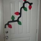 Фото 20 идей креативного оформления дверей на Новый Год и Рождество из раздела /