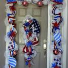 Фото 20 идей креативного оформления дверей на Новый Год и Рождество из раздела /