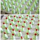 Безе в форме елочек - отличная тематическая сладость на Новый год